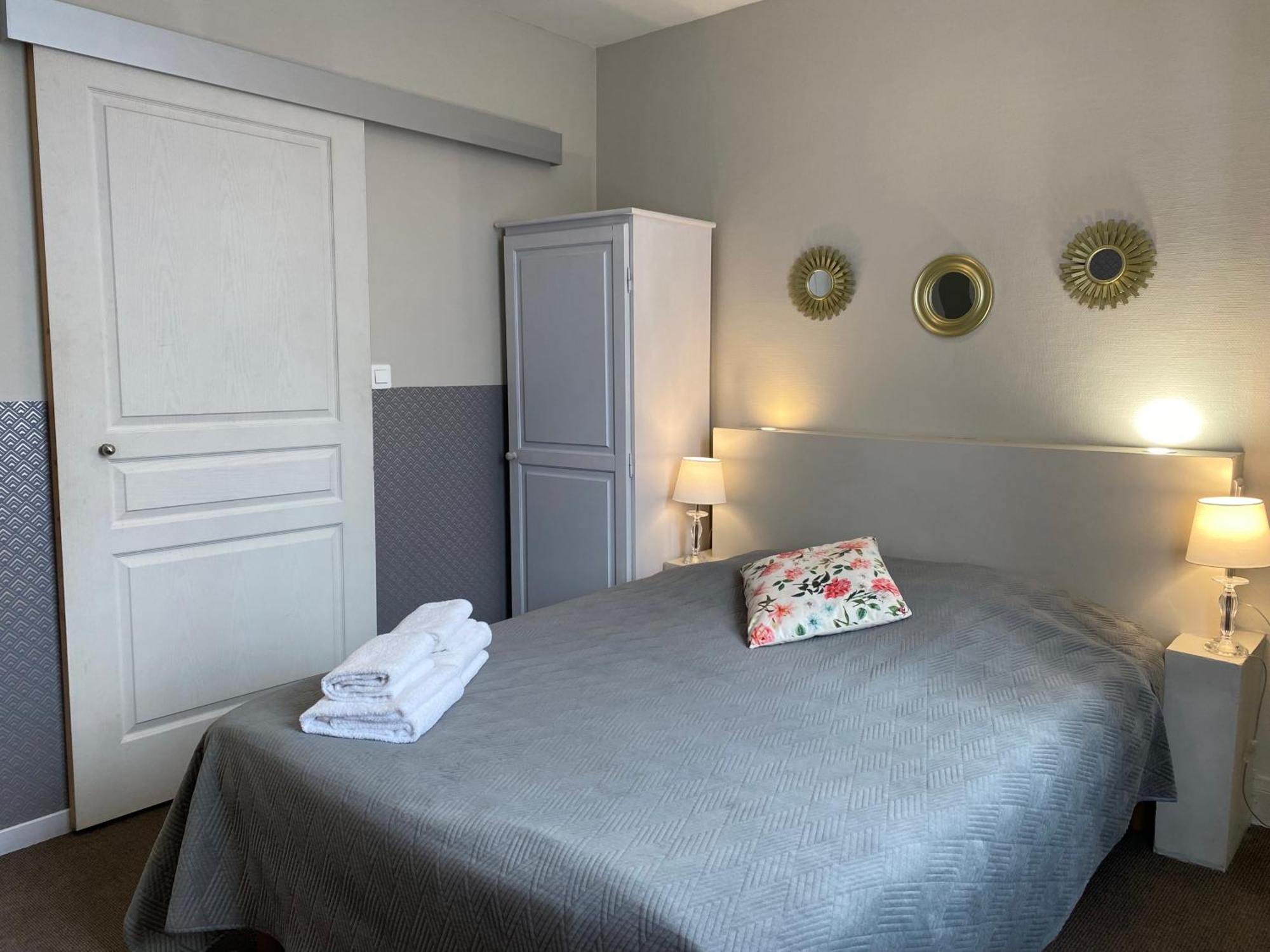 Hotel Saint Yves Нант Экстерьер фото